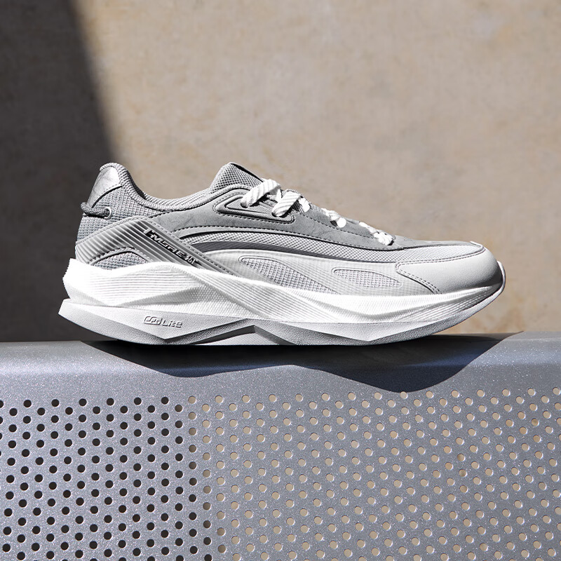361 Degrees Men's Casual Shoes - đánh giá và giá Air Cushion Jogger Shoes Men