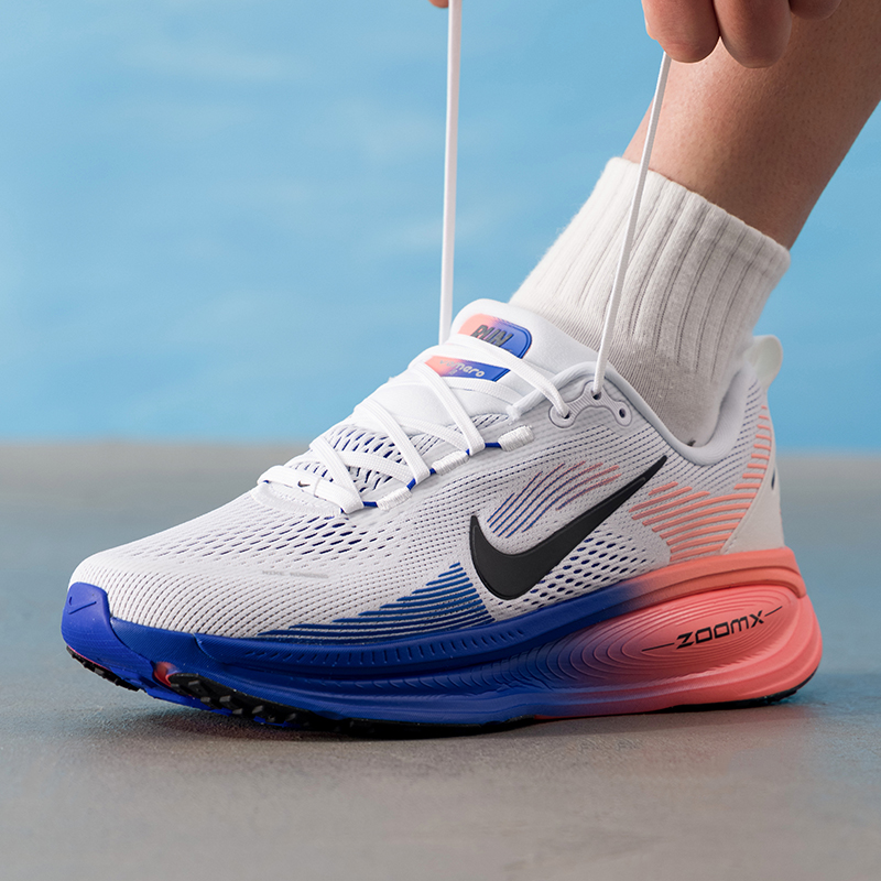 NIKE VOMERO 18 HM6803-114 Men' - đánh giá và giá Lightweight Road Running Shoes